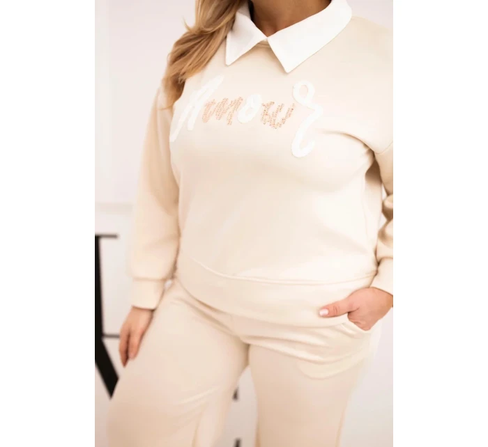 Dámská souprava model 21924584 Plus Size s širokými nohavicemi a límečkem béžová - K-Fashion Dámská souprava model 21924584 Plus Size s širokými nohavicemi a límečkem béžová - K-Fashion