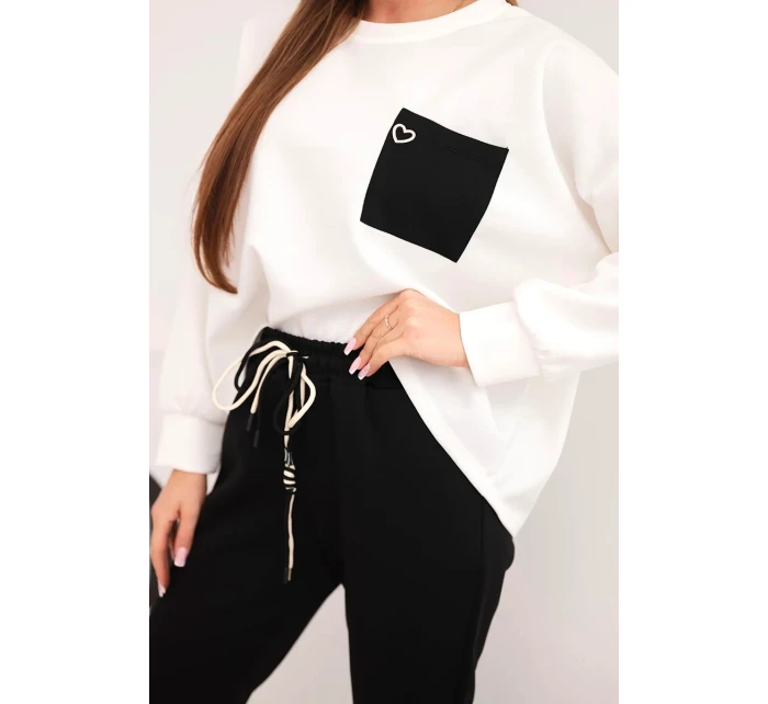 Dámská souprava máslová s kontrastní kapsou černý Dámská souprava máslová s kontrastní kapsou černý