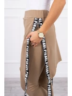 Kalhoty/oblek s nápisem selfie camel