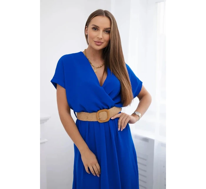 Dlouhé šaty s ozdobným páskem chrpově modré barvy