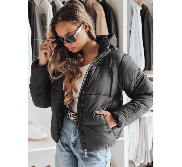 Dámská krátká péřová bunda GLAMVO s kapucí černá FashionStreet TY4950 Dámská krátká péřová bunda GLAMVO s kapucí černá FashionStreet TY4950