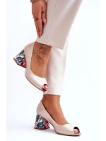 Kožené lodičky s ozdobným podpatkem Boty  béžová model 21615886 - Boto