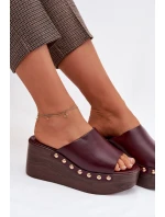 Dámské nazouváky na platformě a na podpatku s zlatými přezkami Bordó Farinelle Dámské nazouváky na platformě a na podpatku s zlatými přezkami Bordó Farinelle