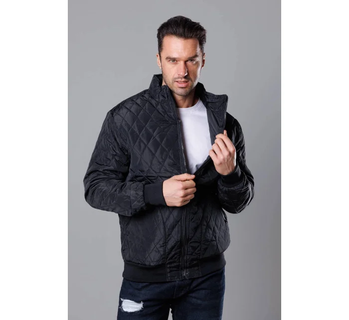 Černá pánská prošívaná bunda se stahovacími lemy model 18347930 - J.STYLE Černá pánská prošívaná bunda se stahovacími lemy model 18347930 - J.STYLE