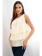 Dámská bavlněná halenka model 22148002 střihu s volány bez rukávů žlutá - K-Fashion Dámská bavlněná halenka model 22148002 střihu s volány bez rukávů žlutá - K-Fashion
