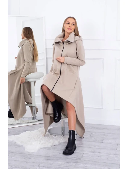 Zateplené šaty s delšími boky světle béžové Zateplené šaty s delšími boky světle béžové