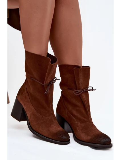 Dámské semišové botky na podpatku Zazoo – hnědé Dámské semišové botky na podpatku Zazoo – hnědé