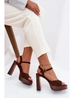 Dámské sandály na podpatku a platformě z eko semiše čokoládové model 21943409 - Boto