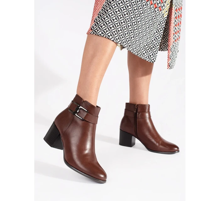 Moderní kotníčkové boty dámské hnědé na širokém podpatku Moderní kotníčkové boty dámské hnědé na širokém podpatku