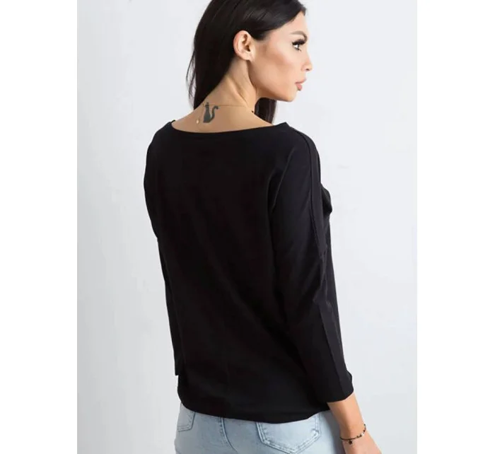 Volná černá dámská halenka se zavazováním na spodním okraji (4691) Volná černá dámská halenka se zavazováním na spodním okraji (4691)