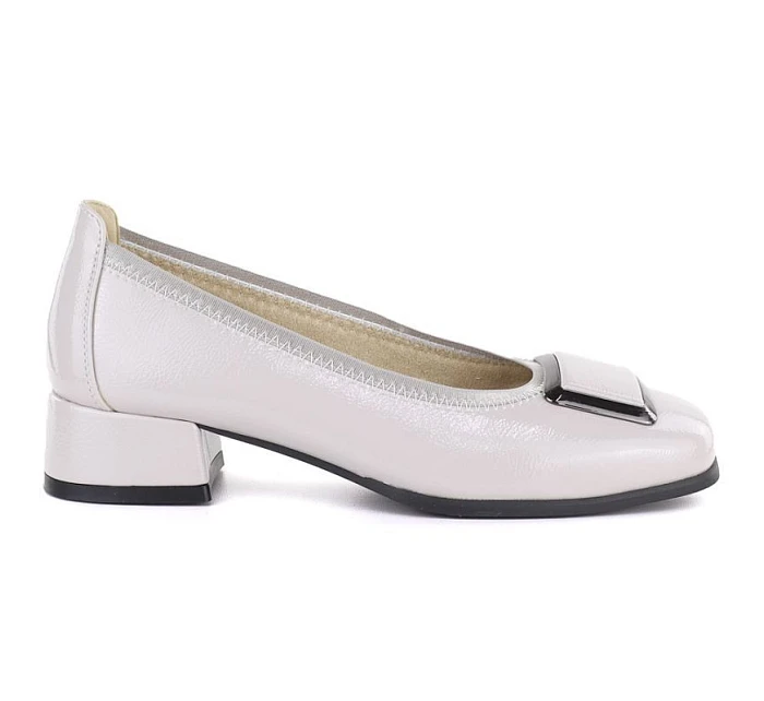 Kožené lodičky na nízkém podpatku šedé model 22097245 - VINCEZA