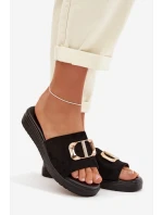 Dámské pantofle se zlatým detailem Černé model 22027948 - Boto