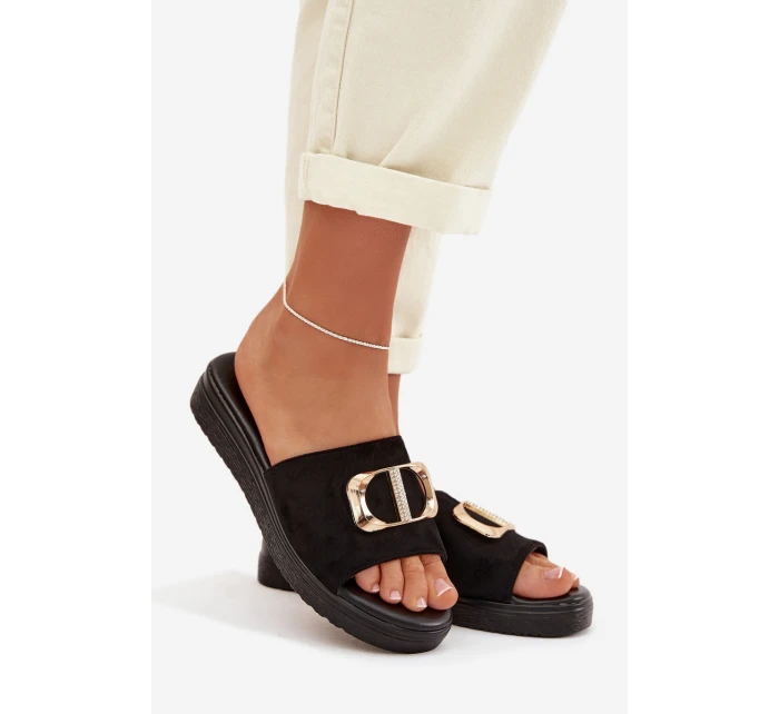 Dámské pantofle se zlatým detailem Černé model 22027948 - Boto