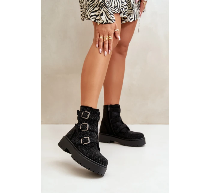 Zateplené boty se zdobením černé model 21670727 - Boto Zateplené boty se zdobením černé model 21670727 - Boto