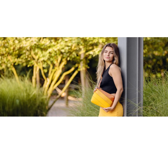 Kabelka VUCH Coalie Striped Yellow Kabelka VUCH Coalie Striped Yellow