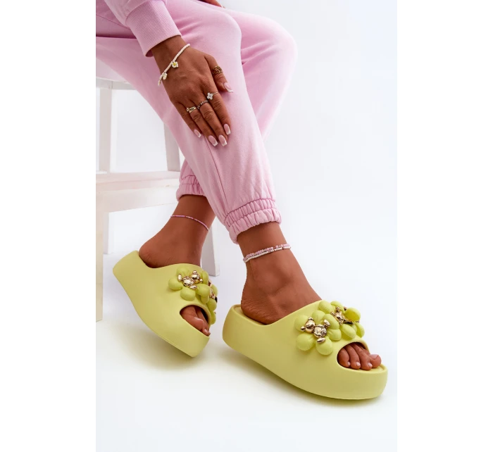 Dámské Piankové Žabky S Ozdobami Na Hrubé Podrážce Limetkové Bremavia Dámské Piankové Žabky S Ozdobami Na Hrubé Podrážce Limetkové Bremavia