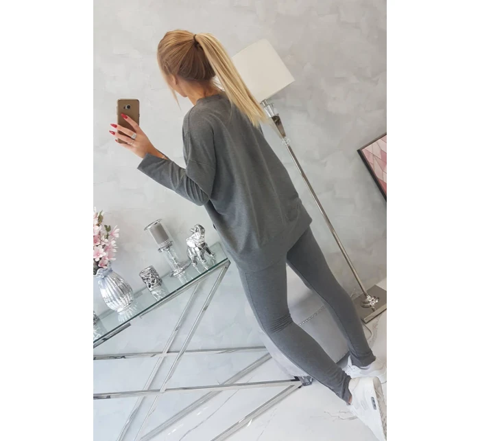 Souprava s oversize halenkou v grafitové barvě