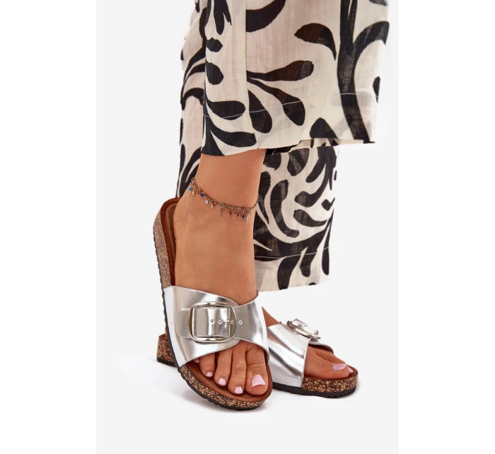 Dámské Pantofle Na Korek Platformě S Přezkou Stříbrné Vianara Dámské Pantofle Na Korek Platformě S Přezkou Stříbrné Vianara