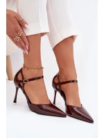 Lakované lodičky s páskem čokoládové model 21788340 - Boto Lakované lodičky s páskem čokoládové model 21788340 - Boto