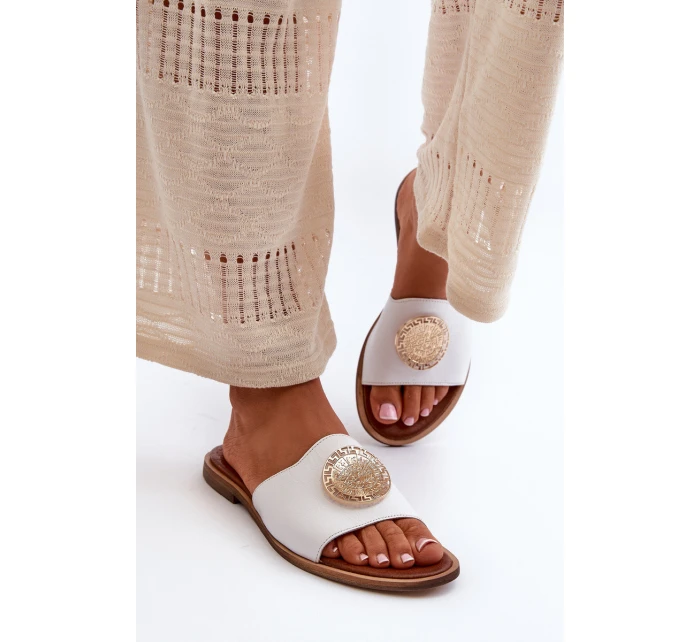 Zazoo 2938 Kožené Žabky Na Ploché Podrážce S Ozdobou Bílé