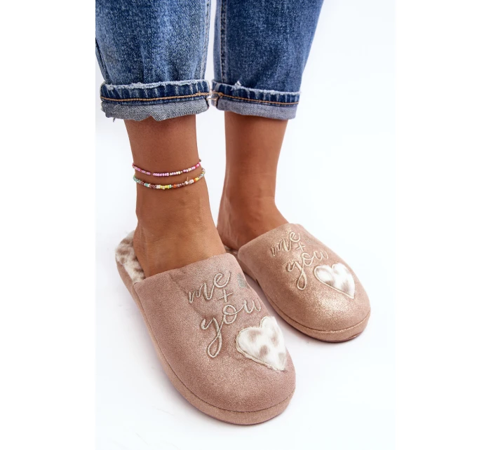 Lesklé dámské pantofle růžové model 21641371 - Boto Lesklé dámské pantofle růžové model 21641371 - Boto