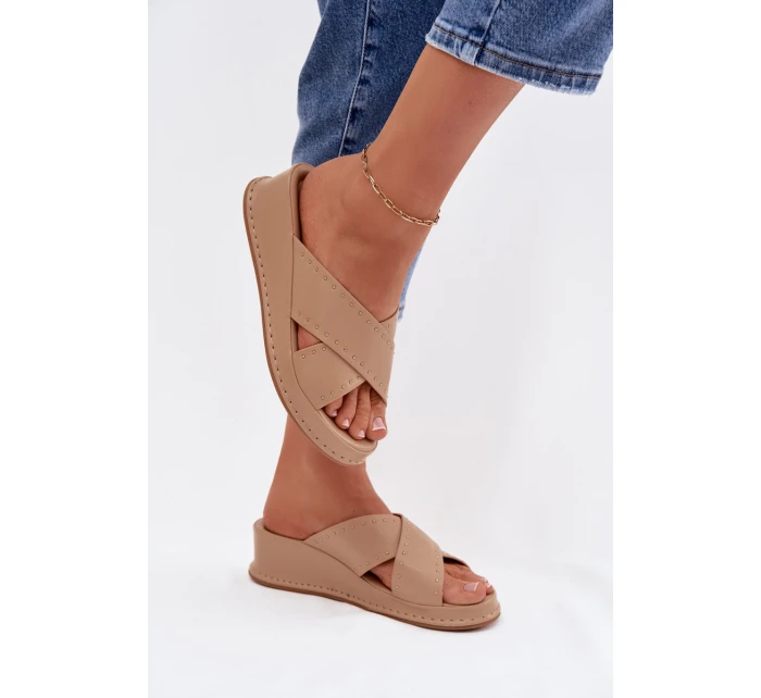 Zdobené dámské sandály na platformě z eko kůže Béžové model 21954702 - Boto