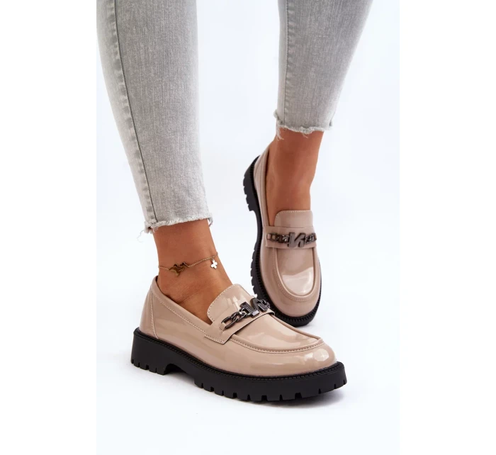 Dámské lakované mokasíny na plochém podpatku, béžová Ezoma