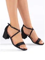 Originální dámské černé sandály na širokém podpatku Originální dámské černé sandály na širokém podpatku