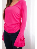 Dámská pruhovaná blůza s V výstřihem a volány na rukávech fuchsie