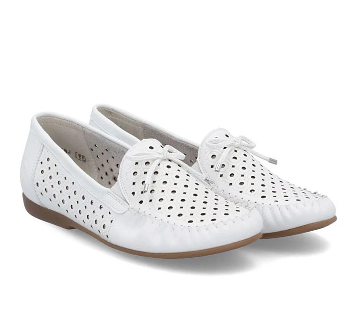 Dámské kožené prolamované mokasíny model 22063273 lehké pohodlné bílé barvy - Rieker