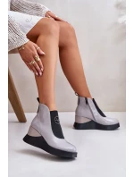 Lakované Kotníkové Boty Na Klínku Zateplené Vinceza Šedé Lakované Kotníkové Boty Na Klínku Zateplené Vinceza Šedé