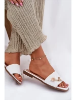 Dámské Pantofle Na Plochém Podpatku S Mašlí Bílé Sallariela Dámské Pantofle Na Plochém Podpatku S Mašlí Bílé Sallariela