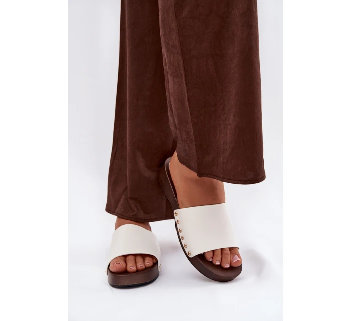 Dámské nazouváky s přezkami bílé Terissa Dámské nazouváky s přezkami bílé Terissa