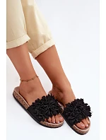 Dámské pantofle na korkové podrážce s ozdobnými květinami Černé Seleneza