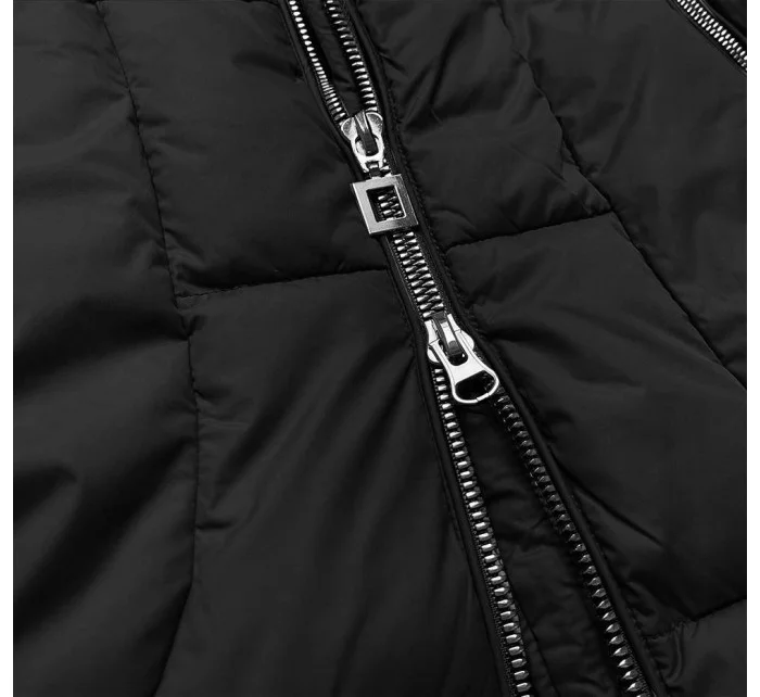 Černá prošívaná dámská zimní bunda s kapucí (7690)