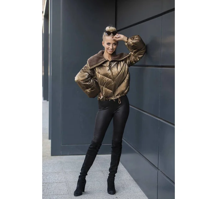 Hnědá krátká dámská oversize bunda se širokými rukávy (J9-016) Hnědá krátká dámská oversize bunda se širokými rukávy (J9-016)