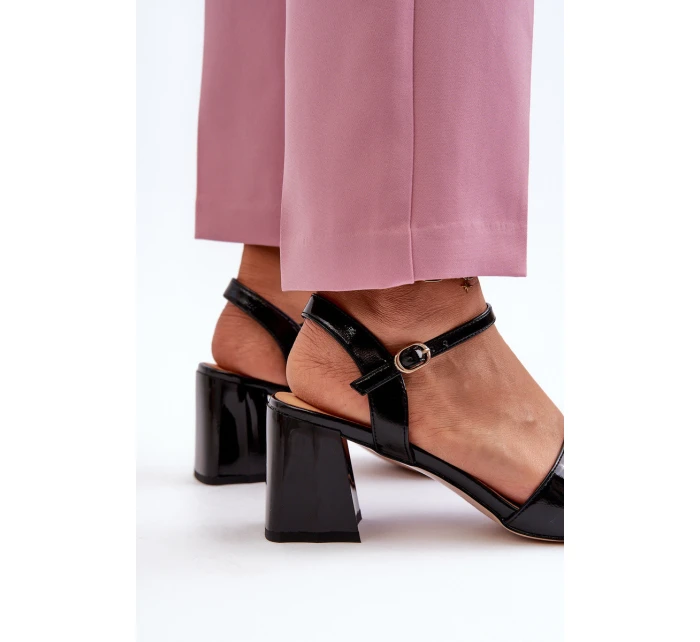 Elegantní Lakované Sandály Na Podpatku Černé D&A MR38-660 Elegantní Lakované Sandály Na Podpatku Černé D&A MR38-660