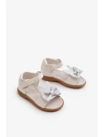 Dětské sandály s mašlí, zapínání na suchý zip, bílá Wistala Dětské sandály s mašlí, zapínání na suchý zip, bílá Wistala