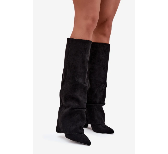 Dámské zateplené kozačky s vyhrnutou špičkou na sloupkovém podpatku Elivira – černé Dámské zateplené kozačky s vyhrnutou špičkou na sloupkovém podpatku Elivira – černé