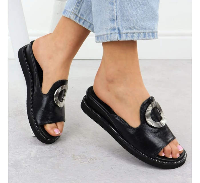 Dámské žabky na nízkém podpatku černé M.Daszynski Dámské žabky na nízkém podpatku černé M.Daszynski