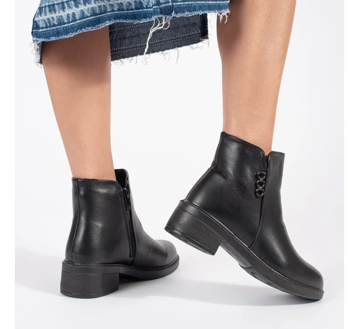 Módní černé kotníčkové boty dámské na širokém podpatku Módní černé kotníčkové boty dámské na širokém podpatku