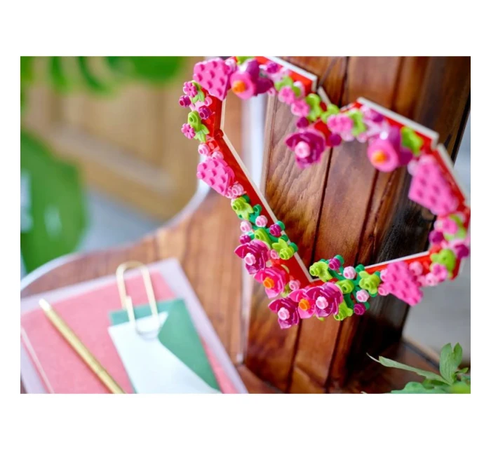 LEGO ve tvaru srdce model 21936176 LEGO ve tvaru srdce model 21936176