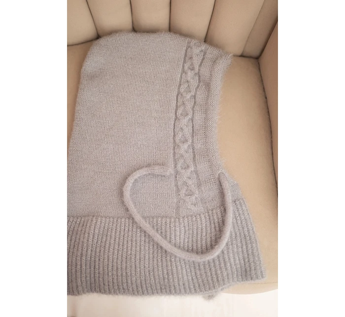 Dámská čepice s kapucí a pleteným vzorem šedá