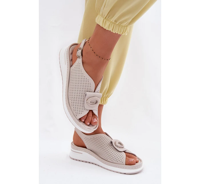 Kožené dámské sandály s ozdobným detailem šedé Deliva