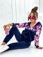 Welurowy komplet damski w róże granatowy (8210)