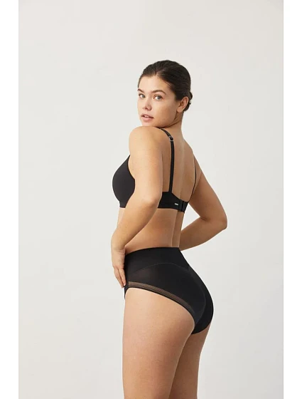 FIGI model 20124776 - Ysabel Mora