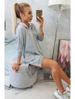 Šaty s kapucí a delšími zády šedé