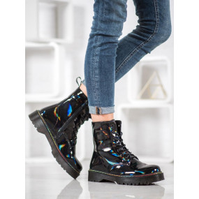Designové  kotníčkové boty černé dámské na plochém podpatku