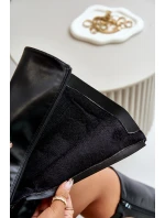 Dámské zateplené kozačky na plochém podpatku se zlatou sponou černé model 21671225 - Boto Dámské zateplené kozačky na plochém podpatku se zlatou sponou černé model 21671225 - Boto