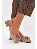 Kožené dámské sandály na podpatku s ozdobou model 22031834 béžové - D&A